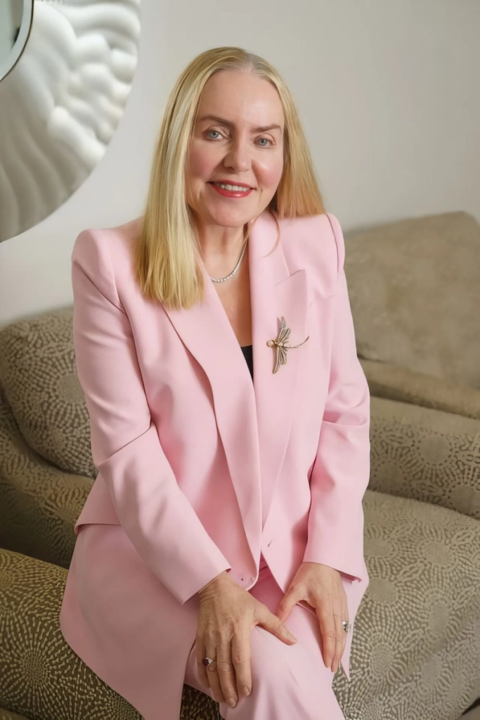 DR SUSAN HUGHES PORTRAIT